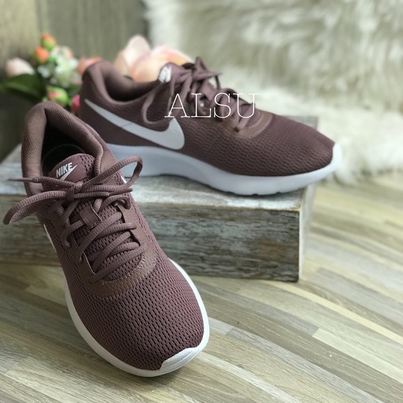 NWT Nike Tajun Smokey Mauve White W AUTHENTIC - Picture 3 of 8